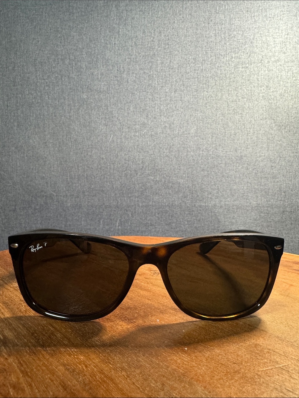 Ray-Ban New Wayfarer Tortoise Frame Sunglasses with Brown Lenses polarized